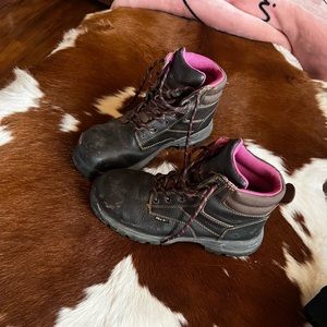 Size 7 steel toe Wolverine boot